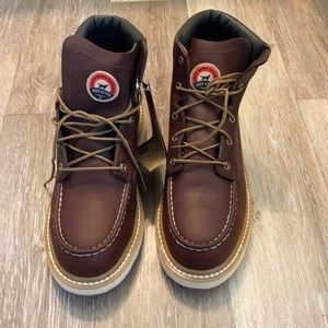 Red wing Irish setter brand work boots. NWT.